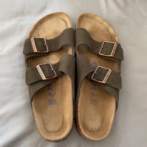 Slightly worn soft footbend Birkenstock's